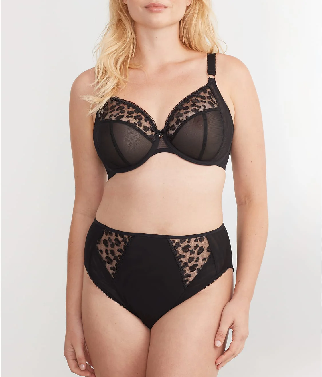Namrah Bandless Plunge Bra - Image 4