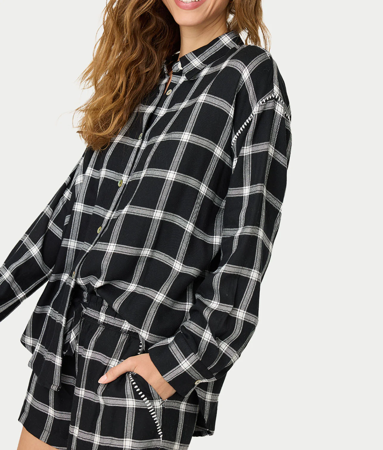 Cozy & Chic Woven Plaid Pajama Shorts Set - Image 4