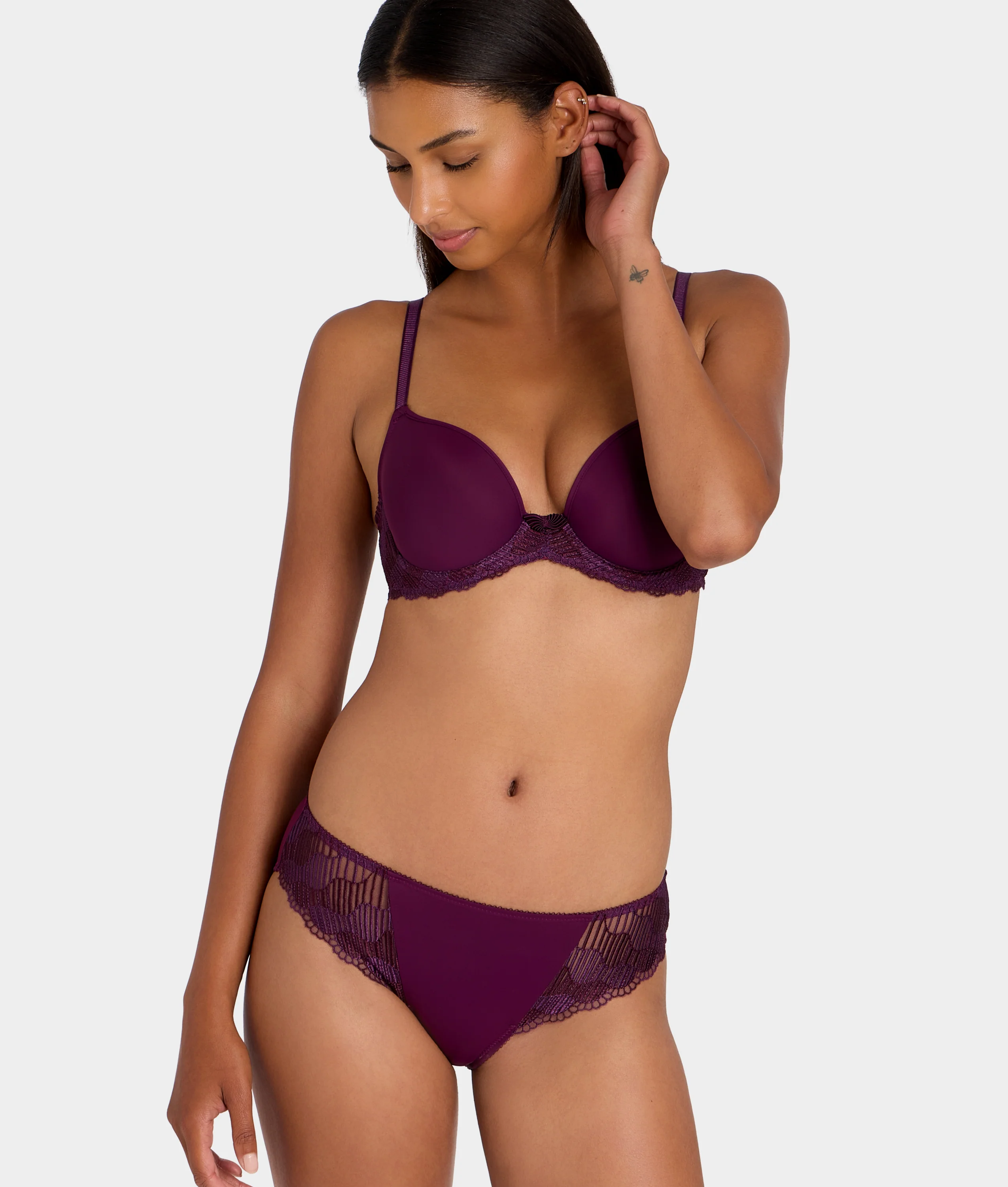 La Femme Plunge T-Shirt Bra - Image 10