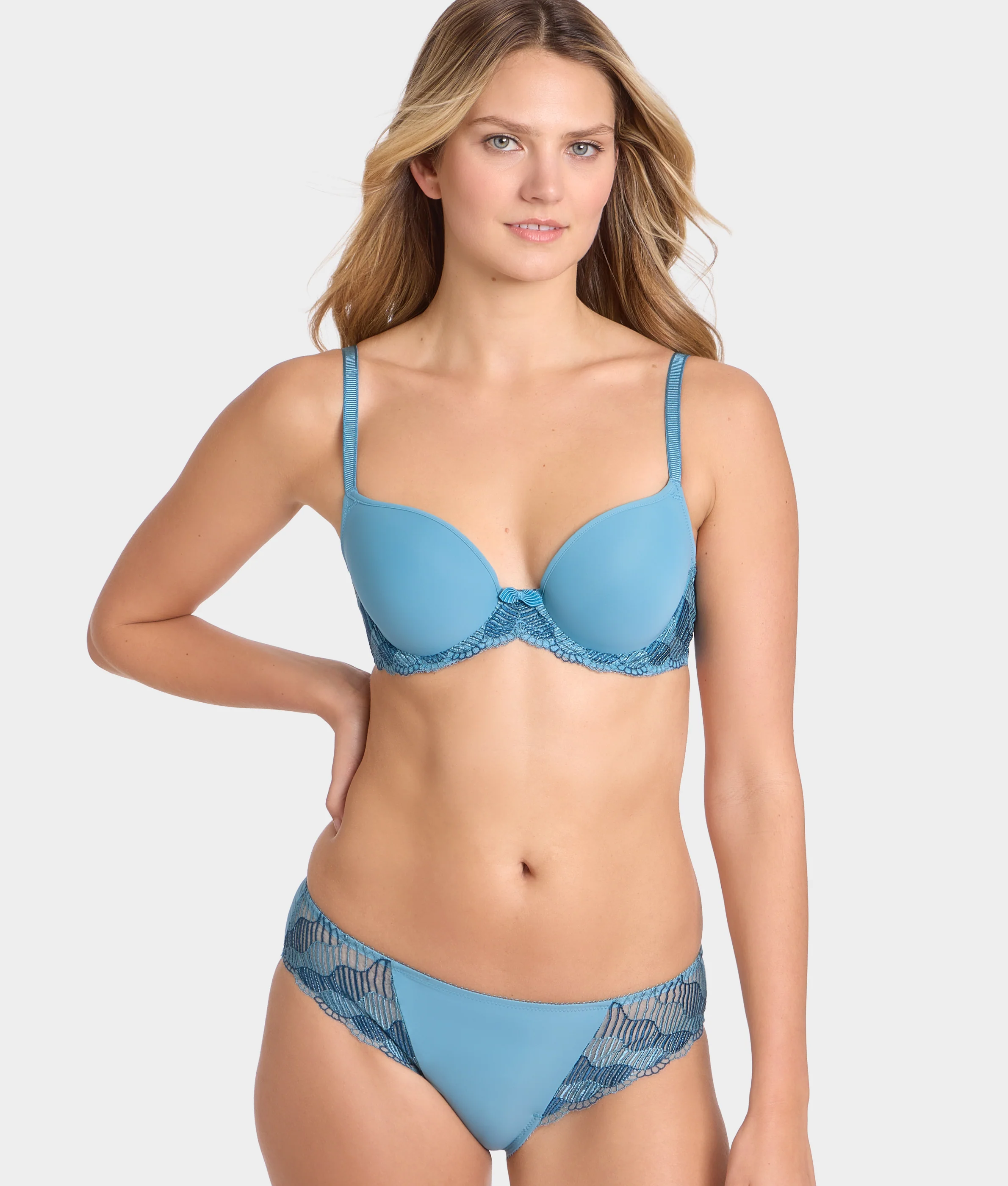 La Femme Plunge T-Shirt Bra - Image 4